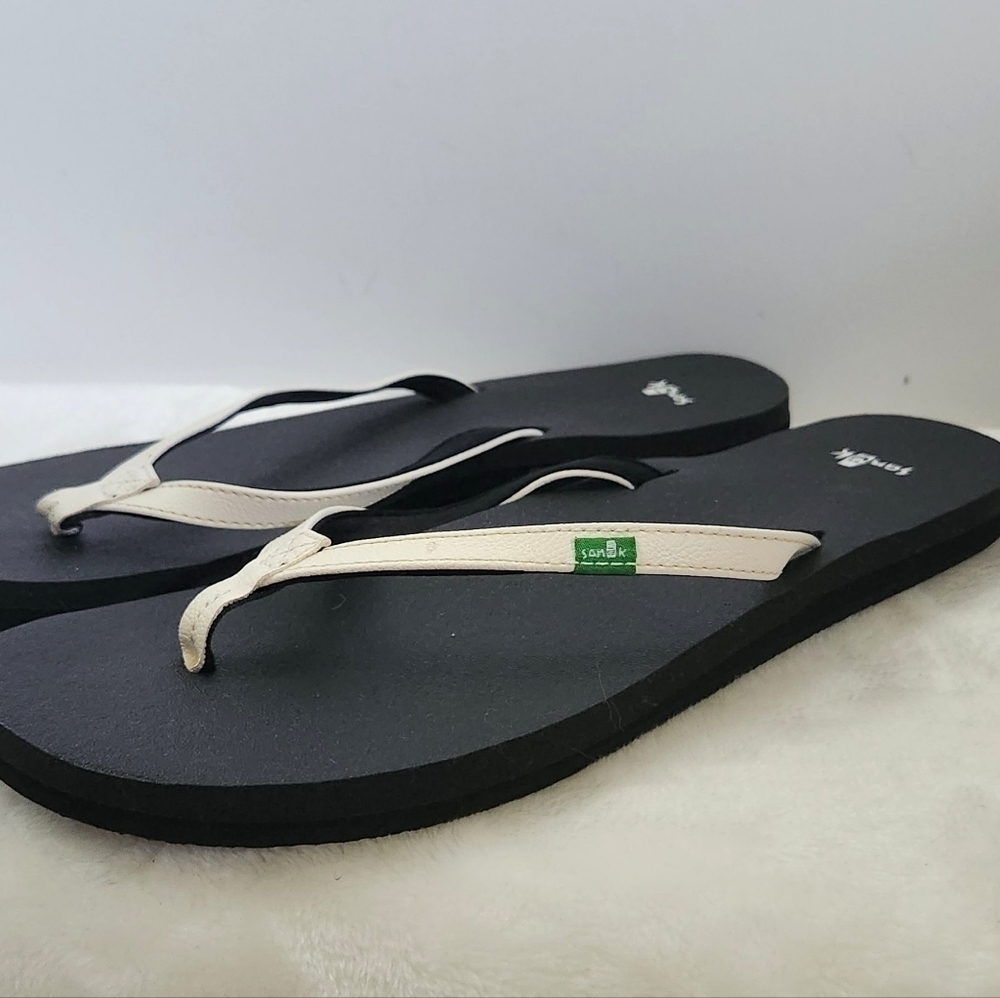 Sanuk Yoga Joy White Black Sandal Flip Flop Women's Size 10